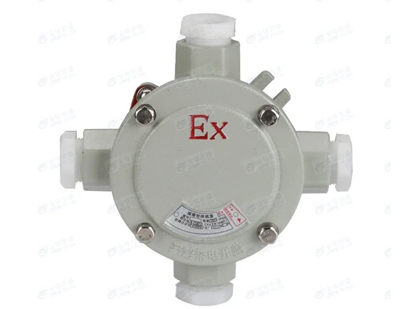 防爆四通接线盒